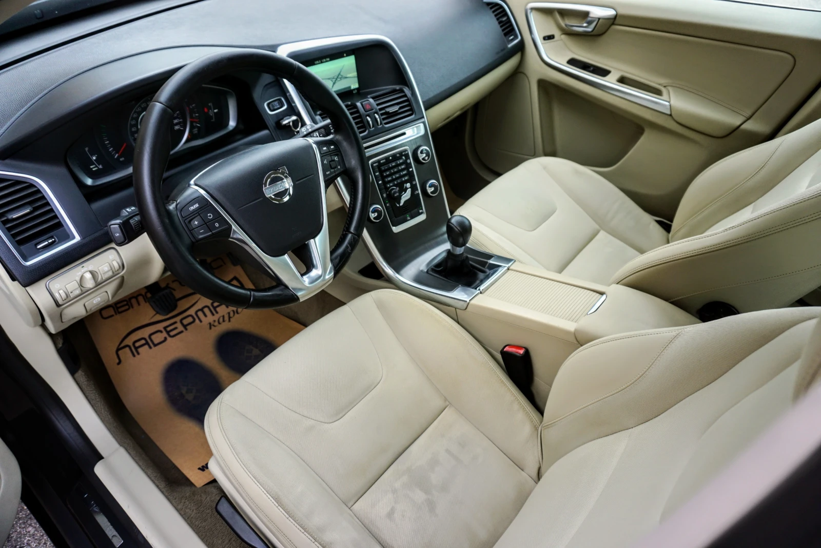 Volvo XC60 2.0 D3 MOMENTUM  - изображение 6