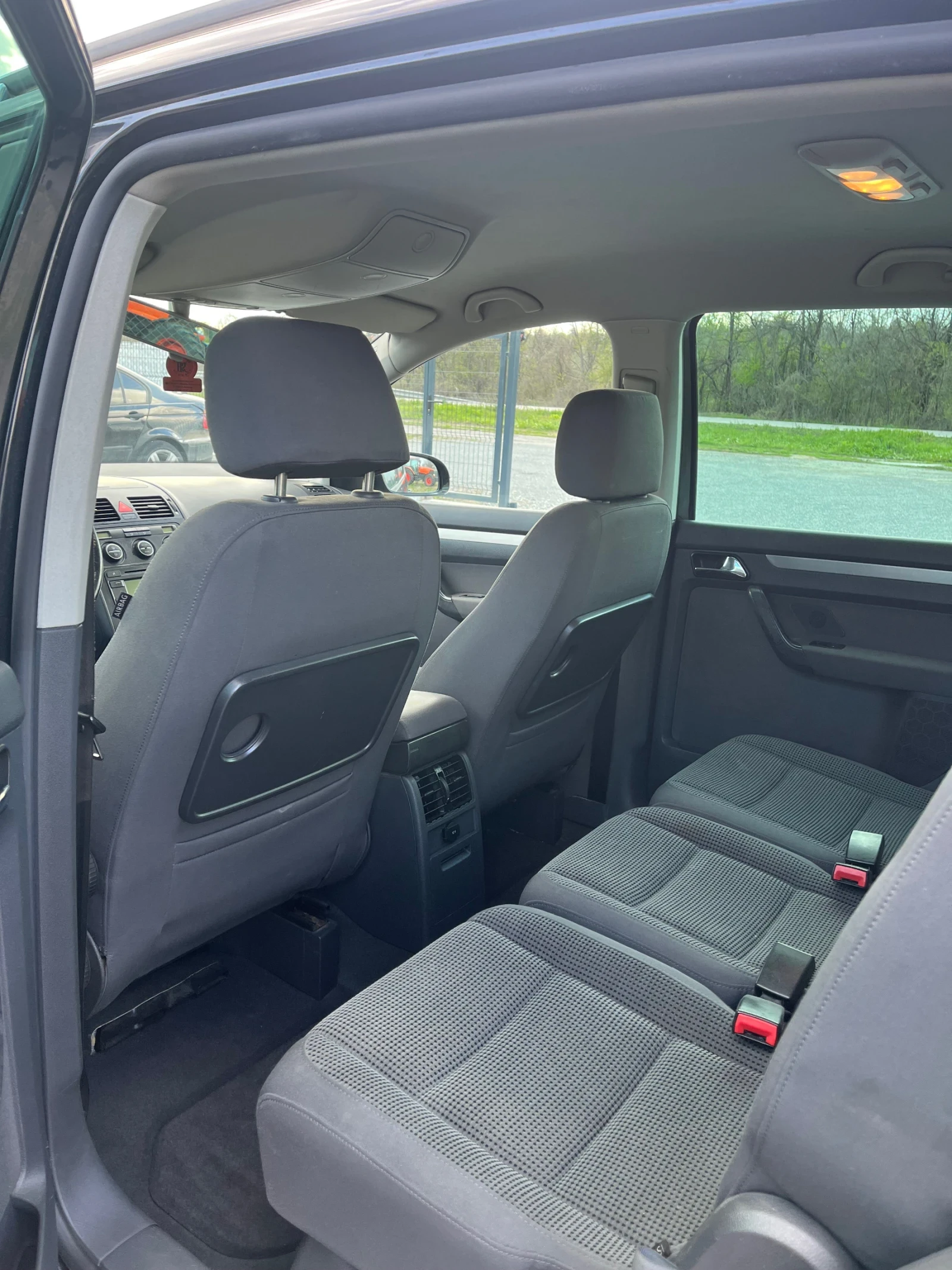 VW Touran 2.0TDI 140К.С  - изображение 6