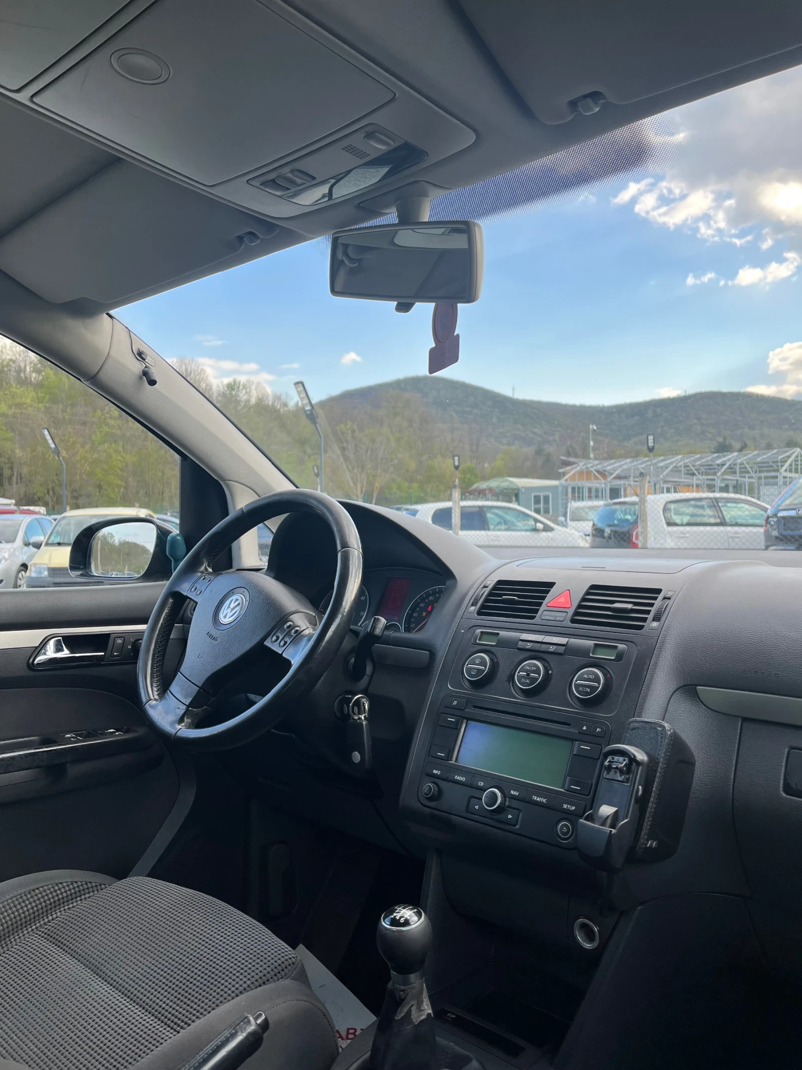 VW Touran 2.0TDI 140К.С  - изображение 5
