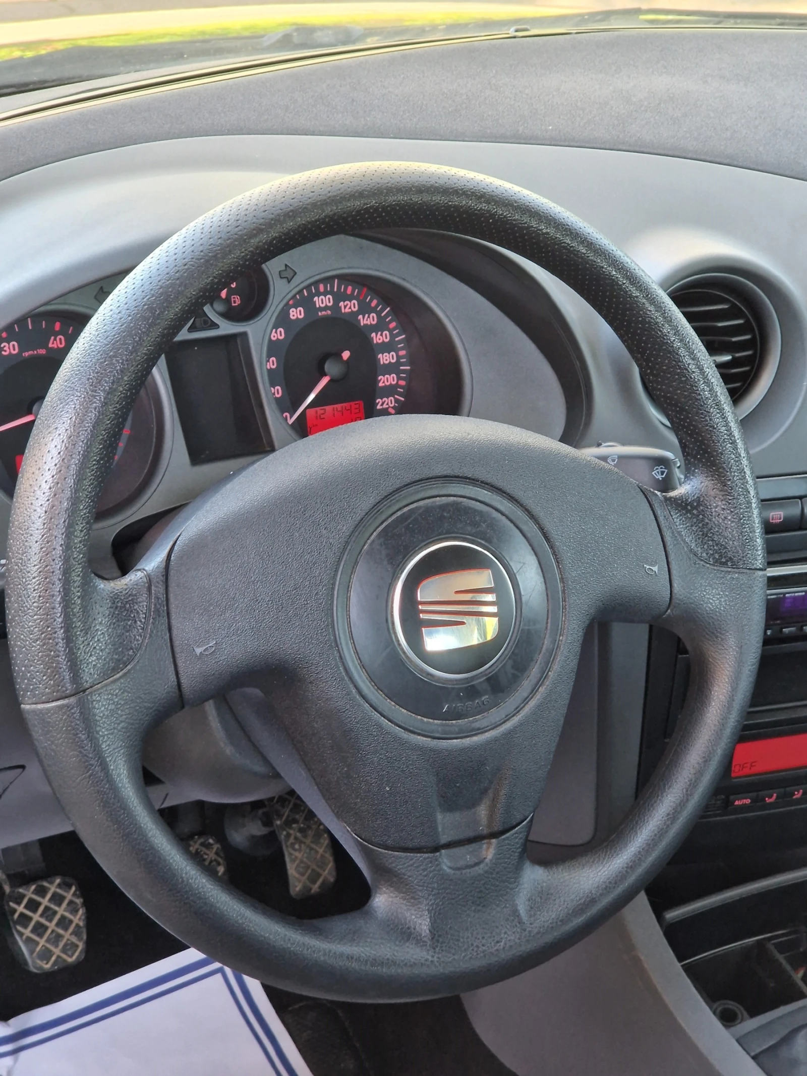 Seat Ibiza 1.4i Климатроник  - изображение 7