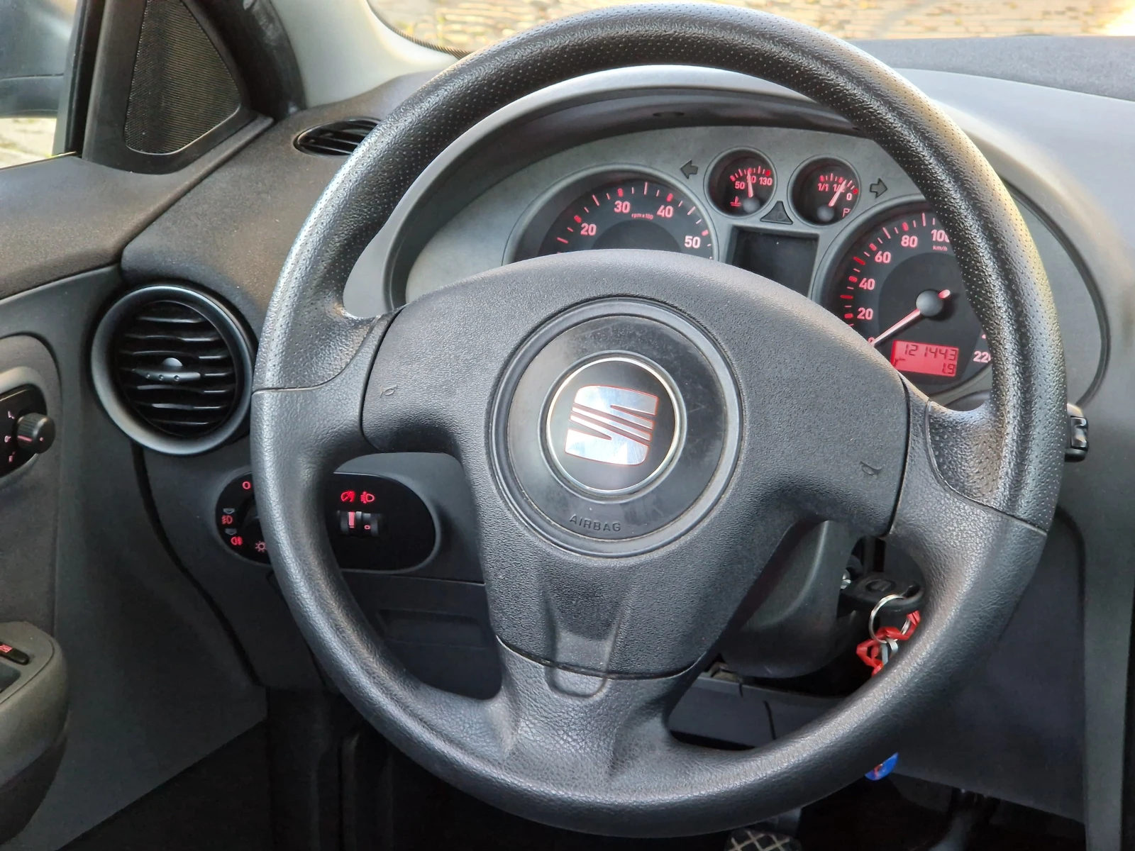 Seat Ibiza 1.4i Климатроник  - изображение 8