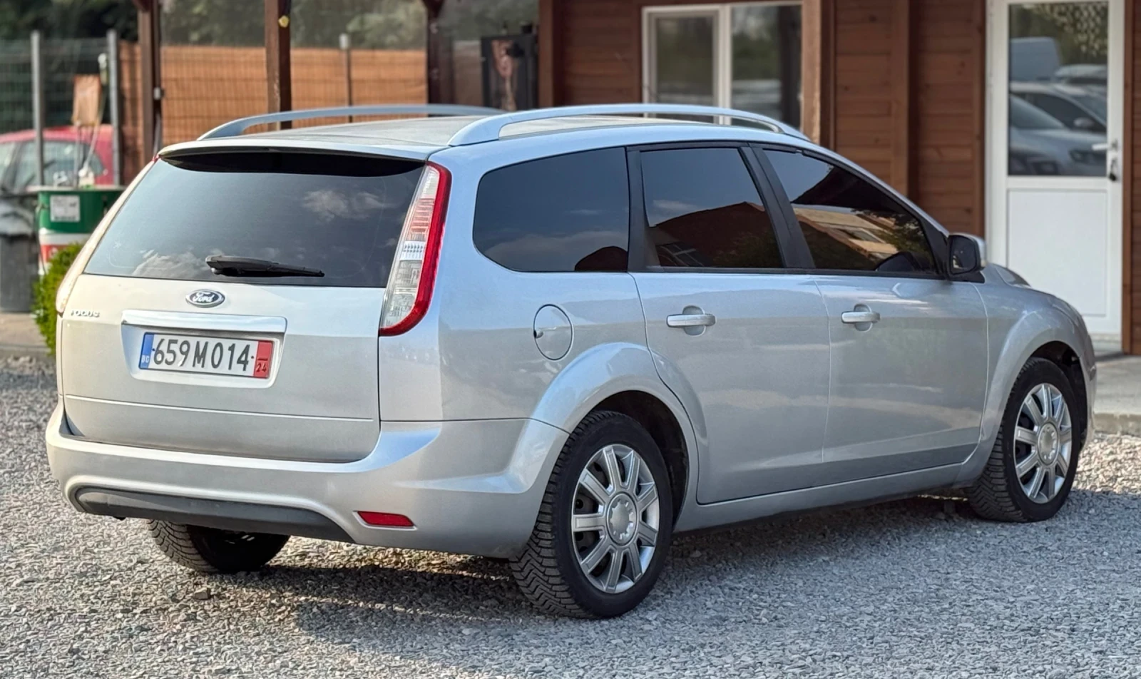 Ford Focus 1.4i 80к.с * ГАЗ* * Климатроник*  - изображение 6