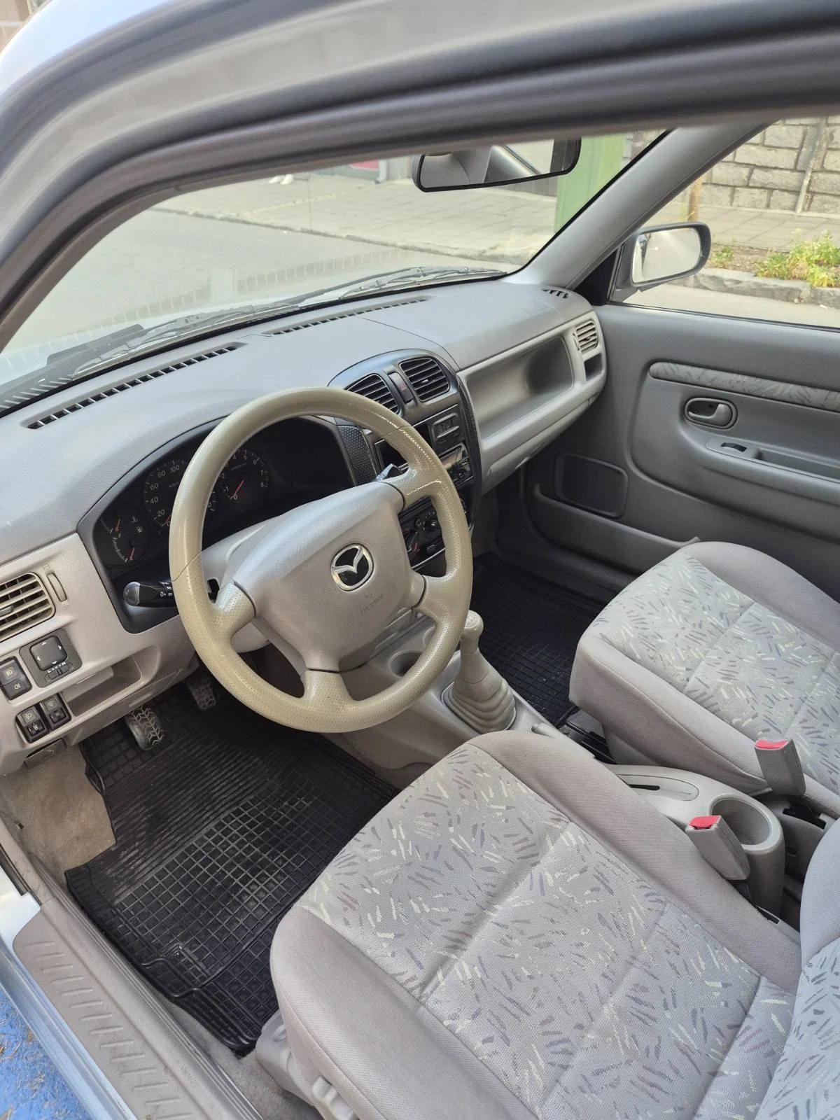 Mazda Demio Хей Бек - изображение 4