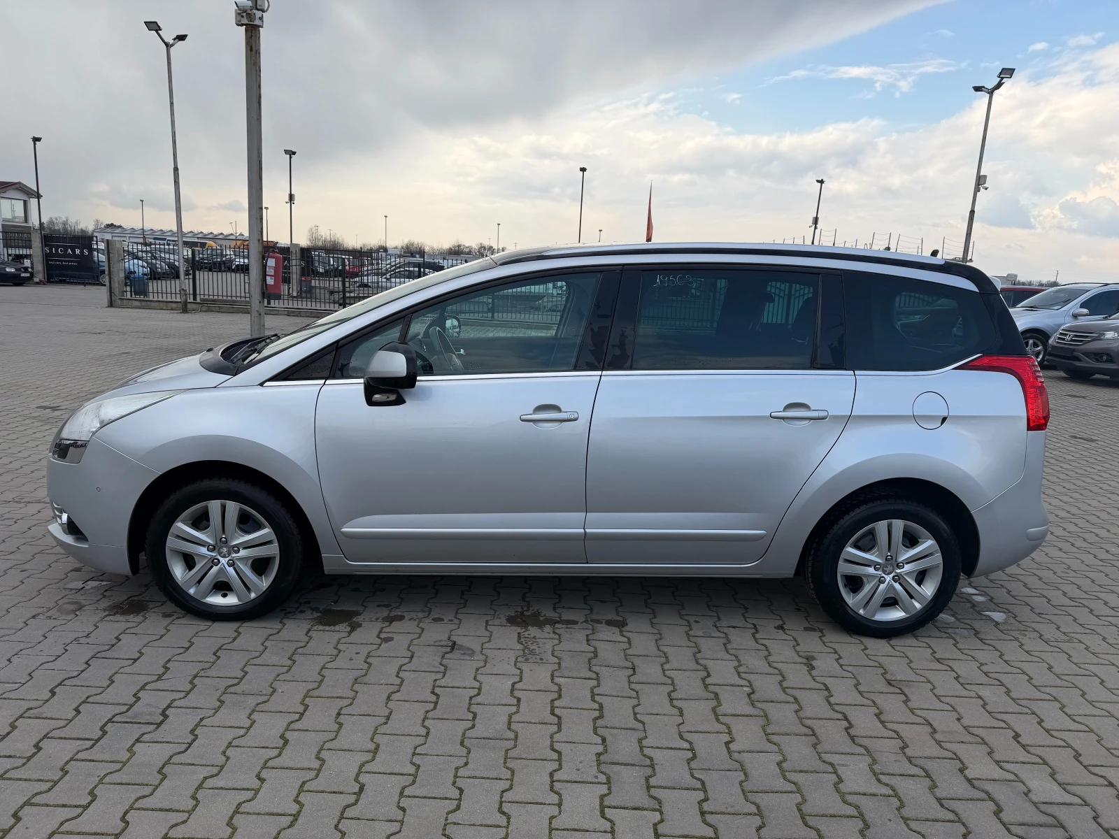 Peugeot 5008 2.0HDI 6+ 1 NAVI/PANPORAMA EURO 5, снимка 9 - Автомобили и джипове - 53726207