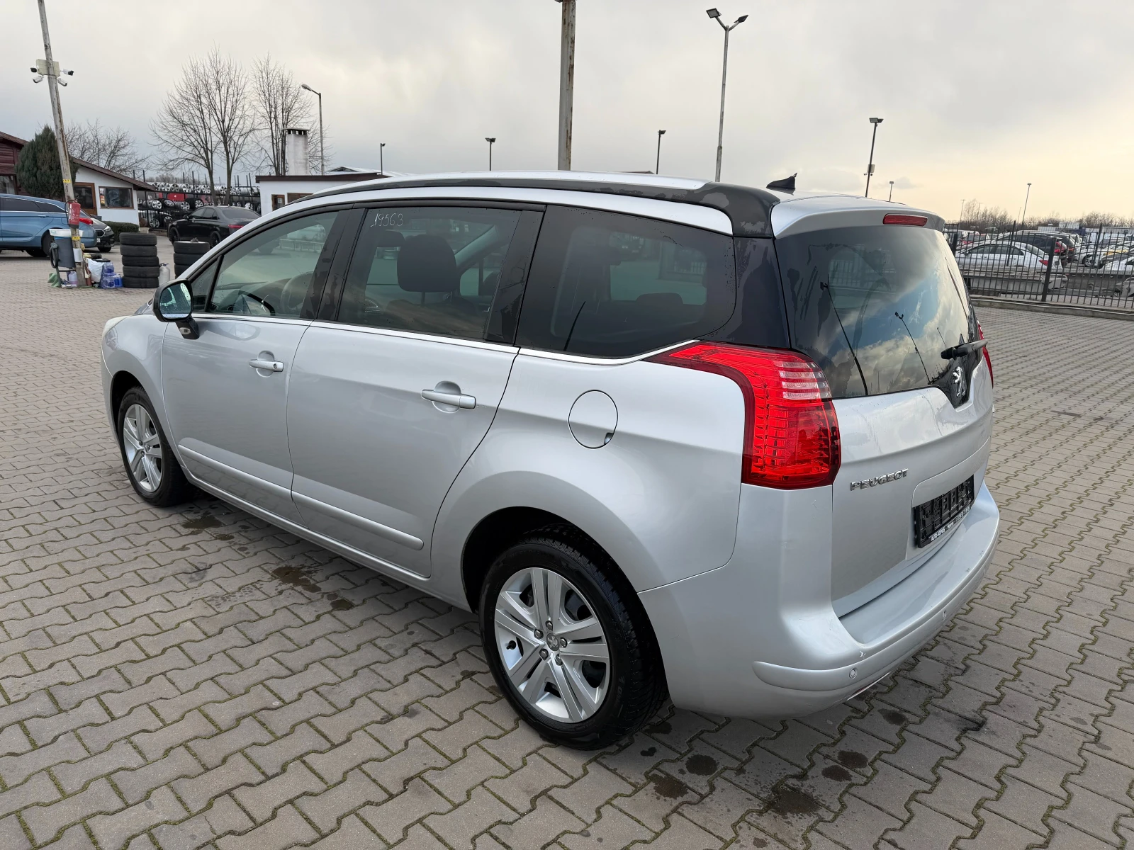 Peugeot 5008 2.0HDI 6+ 1 NAVI/PANPORAMA EURO 5, снимка 8 - Автомобили и джипове - 53726207