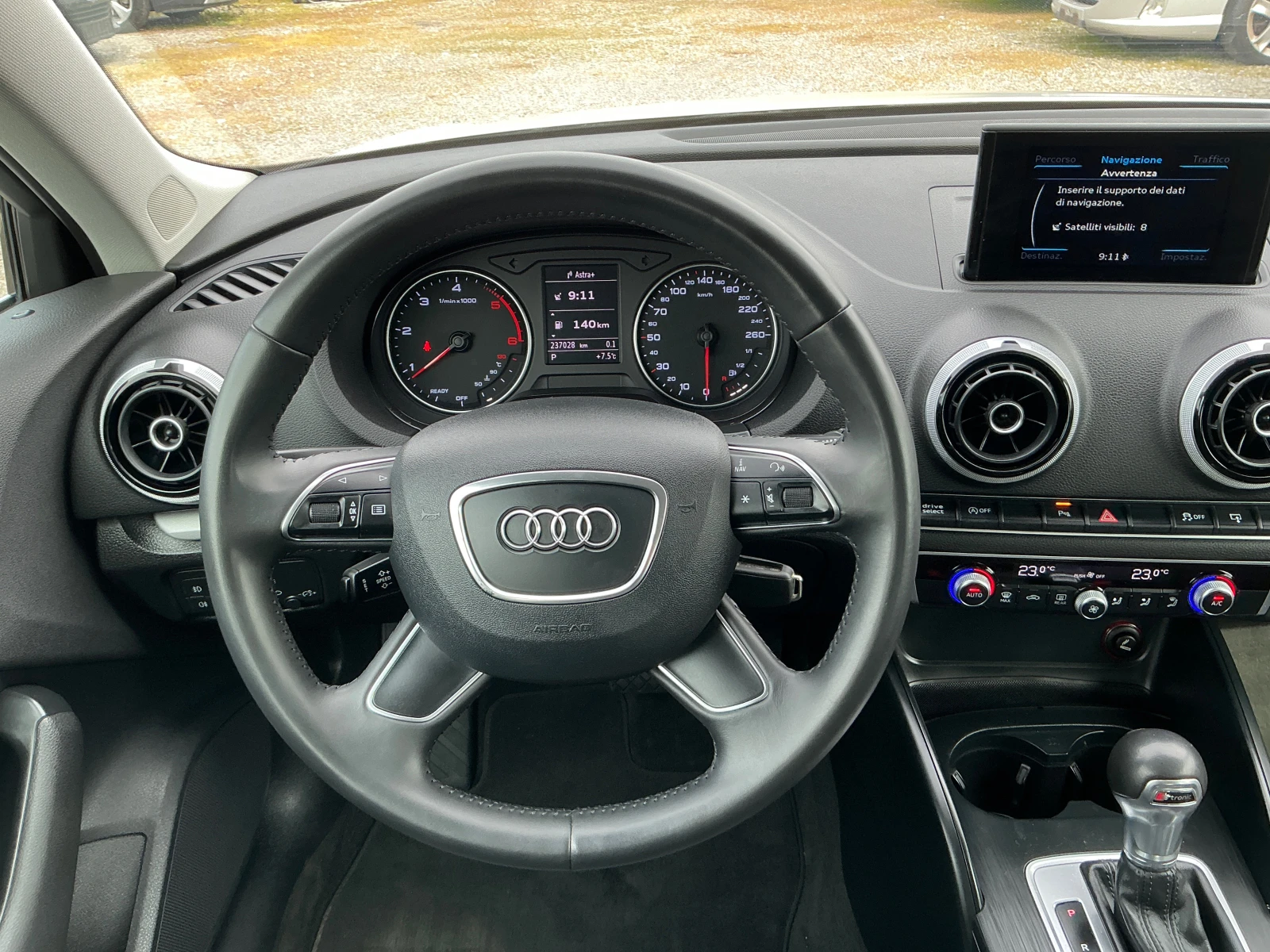 Audi A3 1.6TDI S-Line, снимка 11 - Автомобили и джипове - 53924861