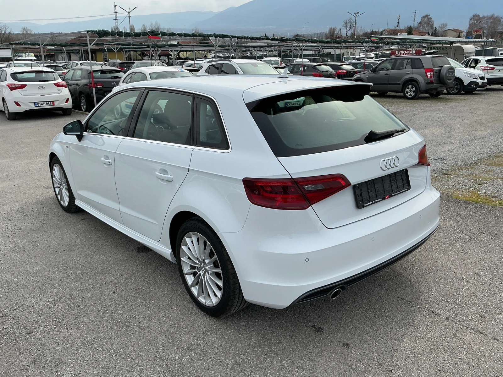 Audi A3 1.6TDI S-Line, снимка 6 - Автомобили и джипове - 53924861