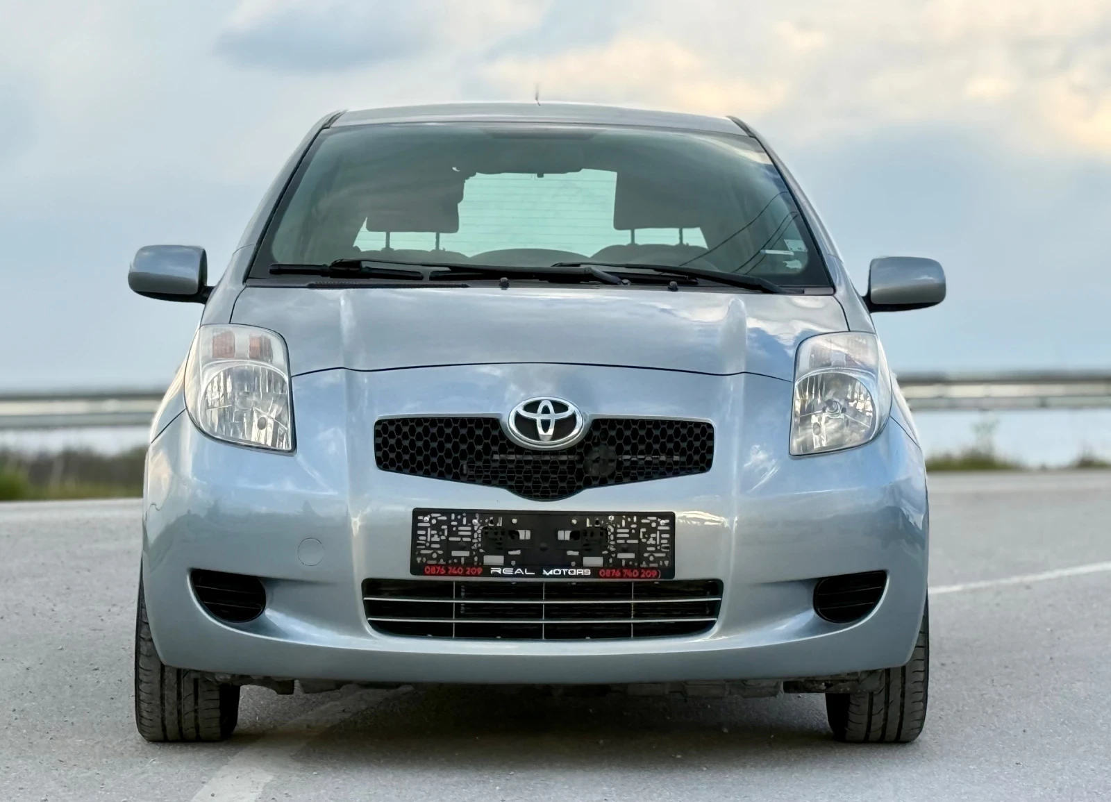 Toyota Yaris 1.33vvt-i АВТОМАТИК, снимка 2 - Автомобили и джипове - 54241757