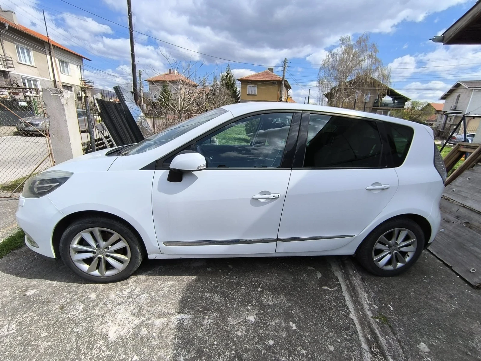 Renault Scenic, снимка 3 - Автомобили и джипове - 54309228