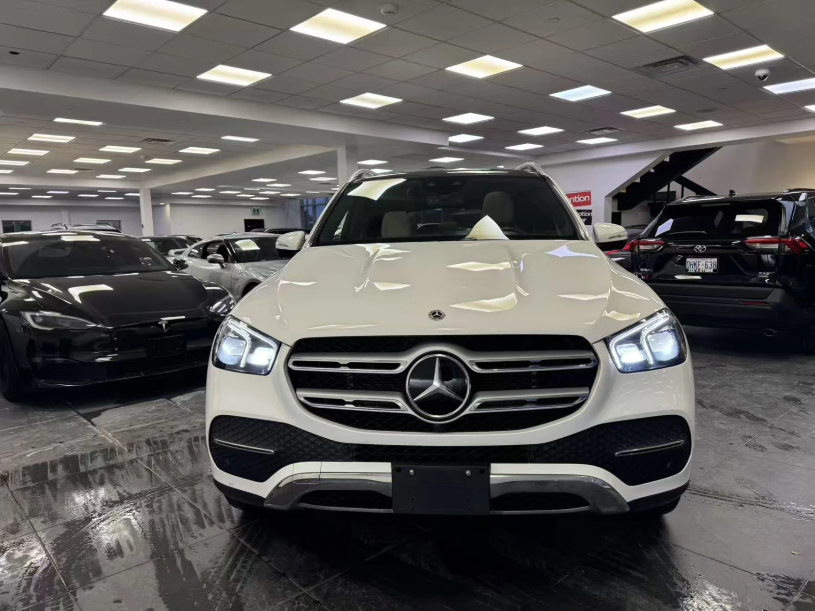 Mercedes-Benz GLE 450 ОБДУХВАНЕ * ПАНОРАМА * АМБИЕНТНО * CARFAX