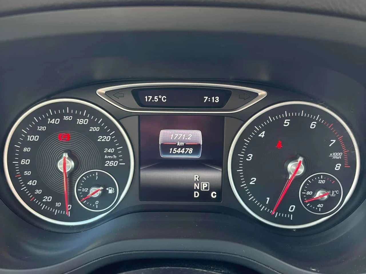 Mercedes-Benz B 250 Sports Tourer| ПАНОРАМА| ПОДГРЕВИ| CARFAX, снимка 8 - Автомобили и джипове - 54694102