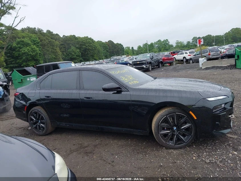 BMW 760 4.4l I xDrive, снимка 13 - Автомобили и джипове - 54756198