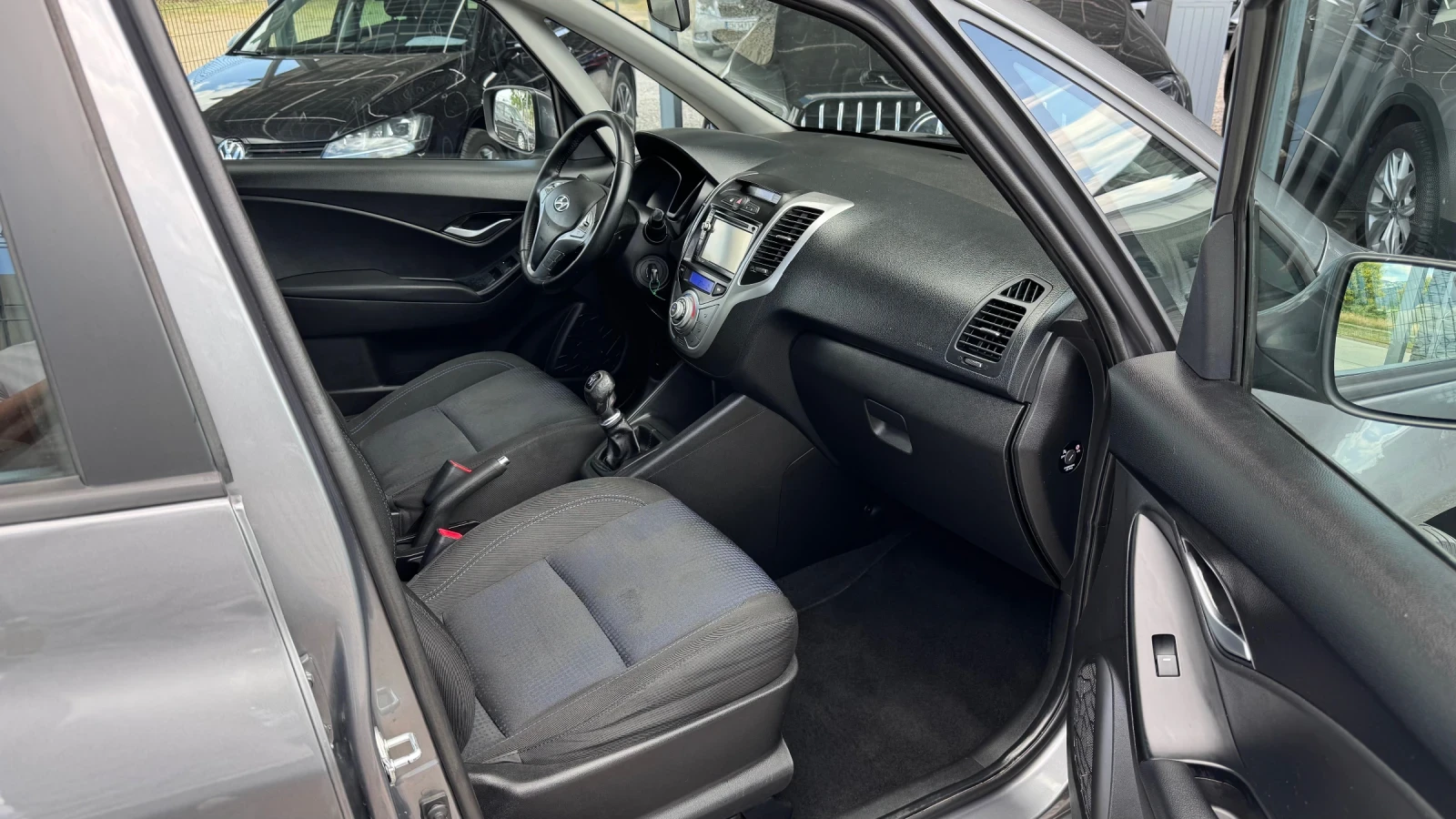 Hyundai Ix20 1.4CRDI 90кс, снимка 9 - Автомобили и джипове - 54980423