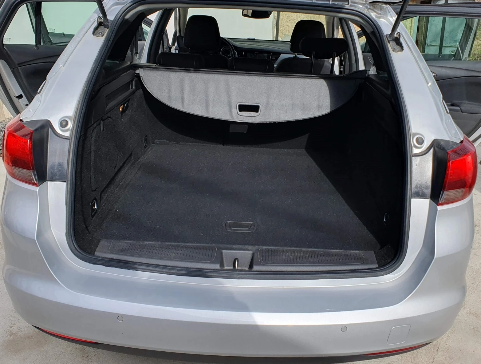 Opel Astra 1.6CDTI, снимка 5 - Автомобили и джипове - 55002311