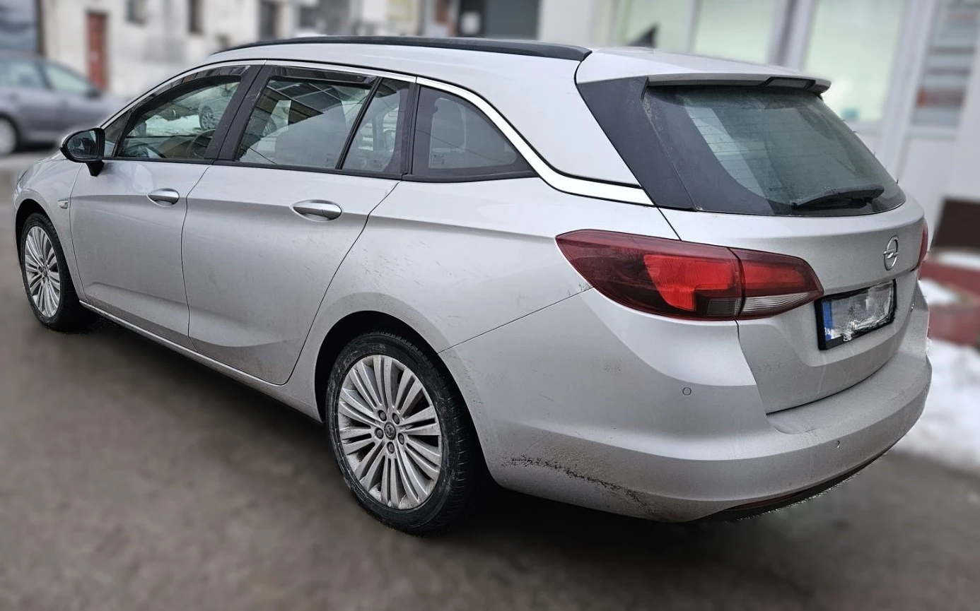 Opel Astra 1.6CDTI, снимка 10 - Автомобили и джипове - 55002311