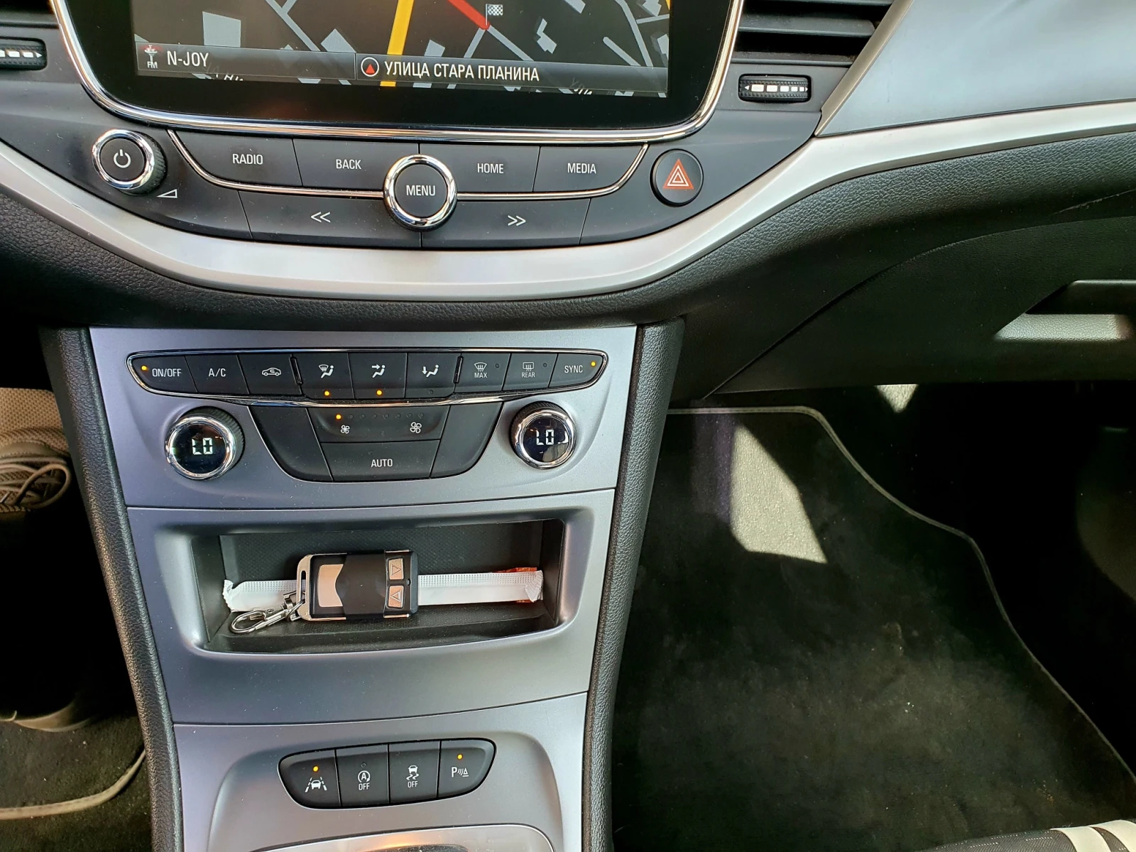 Opel Astra 1.6CDTI, снимка 3 - Автомобили и джипове - 55002311