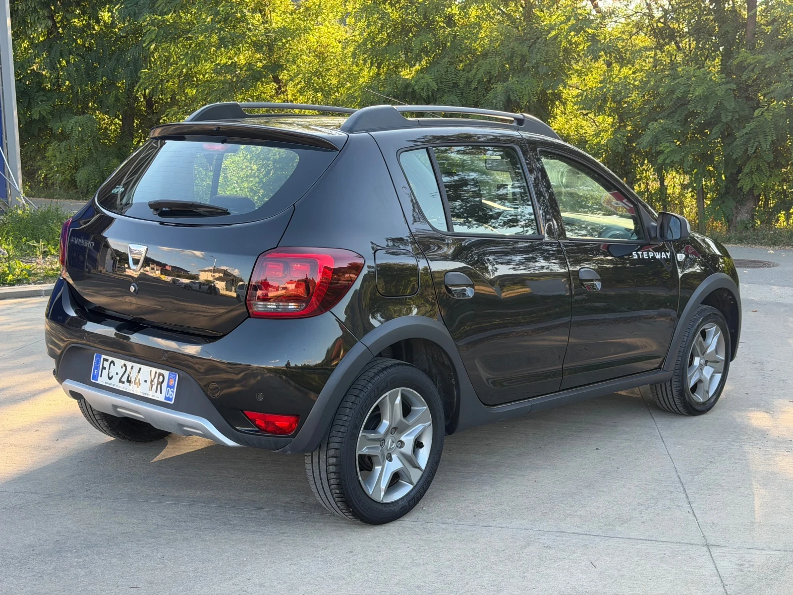 Dacia Sandero 1.5blue dCi* STEPWAY, снимка 4 - Автомобили и джипове - 55428761