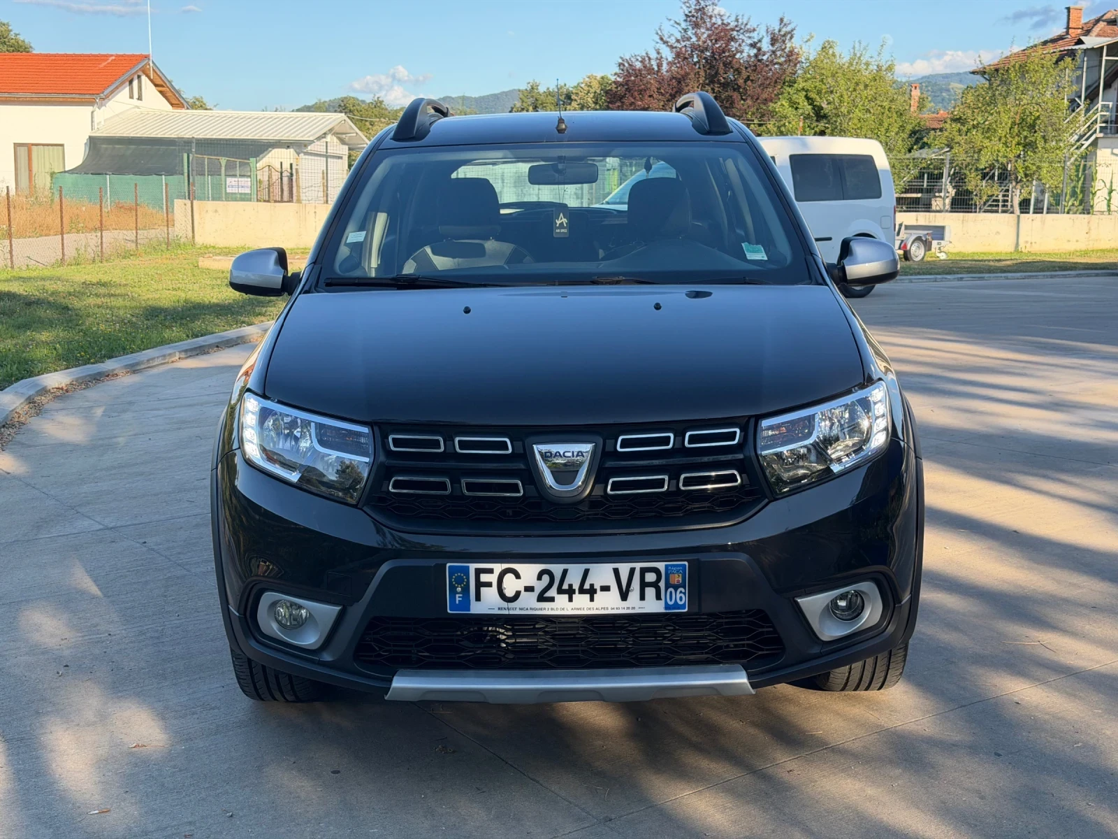 Dacia Sandero 1.5blue dCi* STEPWAY, снимка 2 - Автомобили и джипове - 55428761
