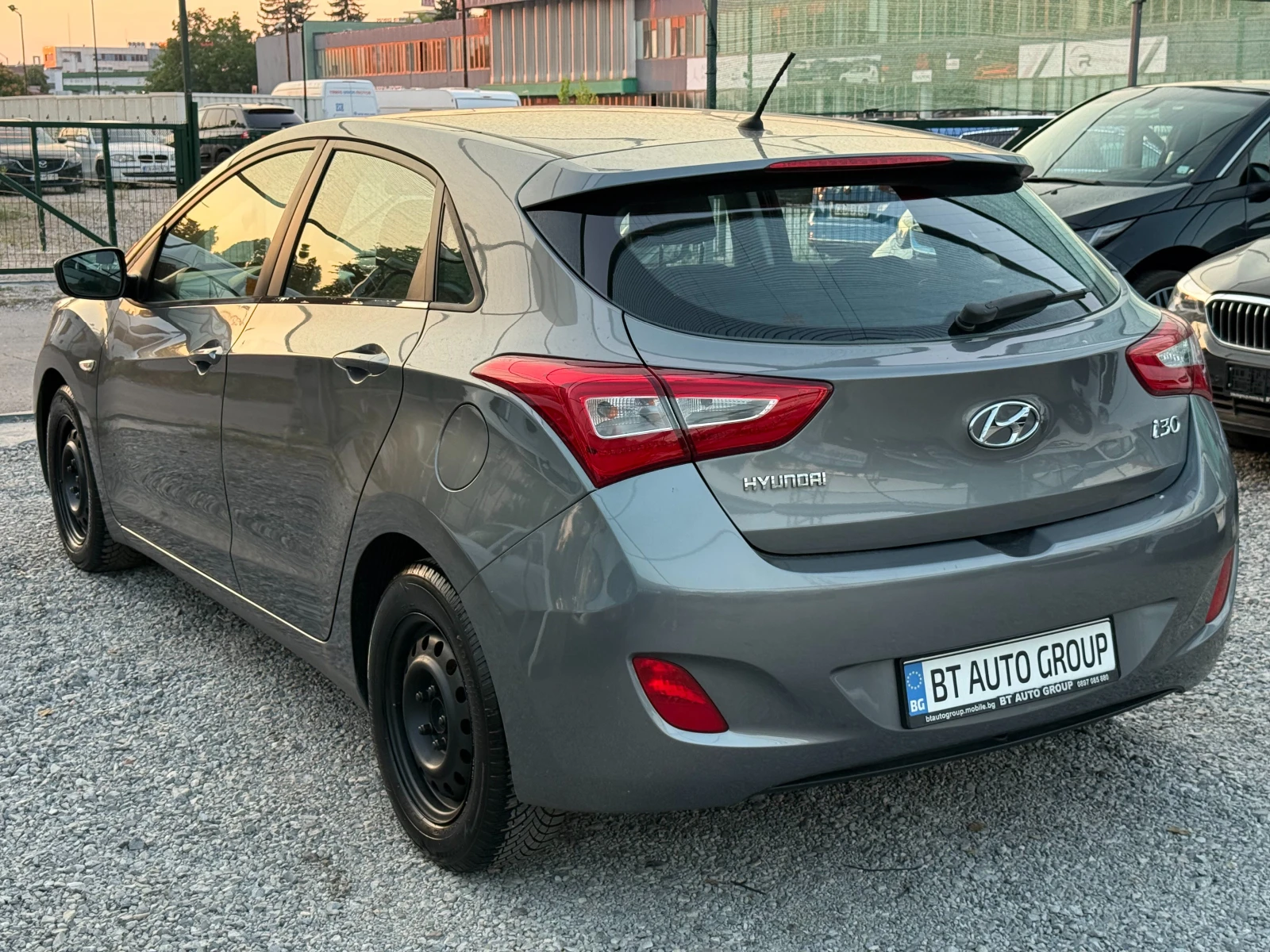 Hyundai I30 1.4i 99HP * * СЕРВИЗНА ИСТОРИЯ* * , снимка 4 - Автомобили и джипове - 55578995