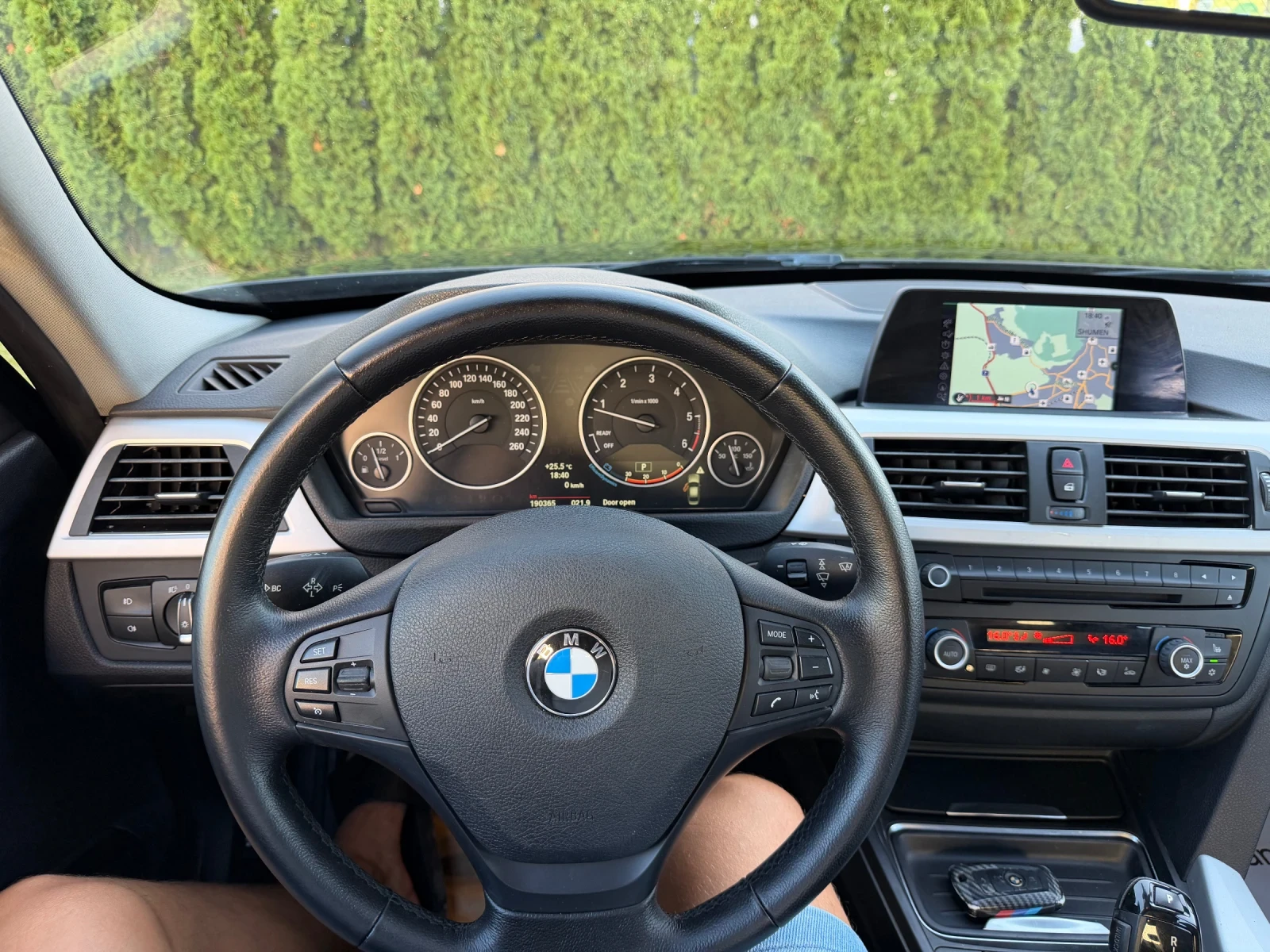 BMW 320 d 184k.c* Mpacket* Led* Кожа* Sport&Packet* , снимка 12 - Автомобили и джипове - 55699625