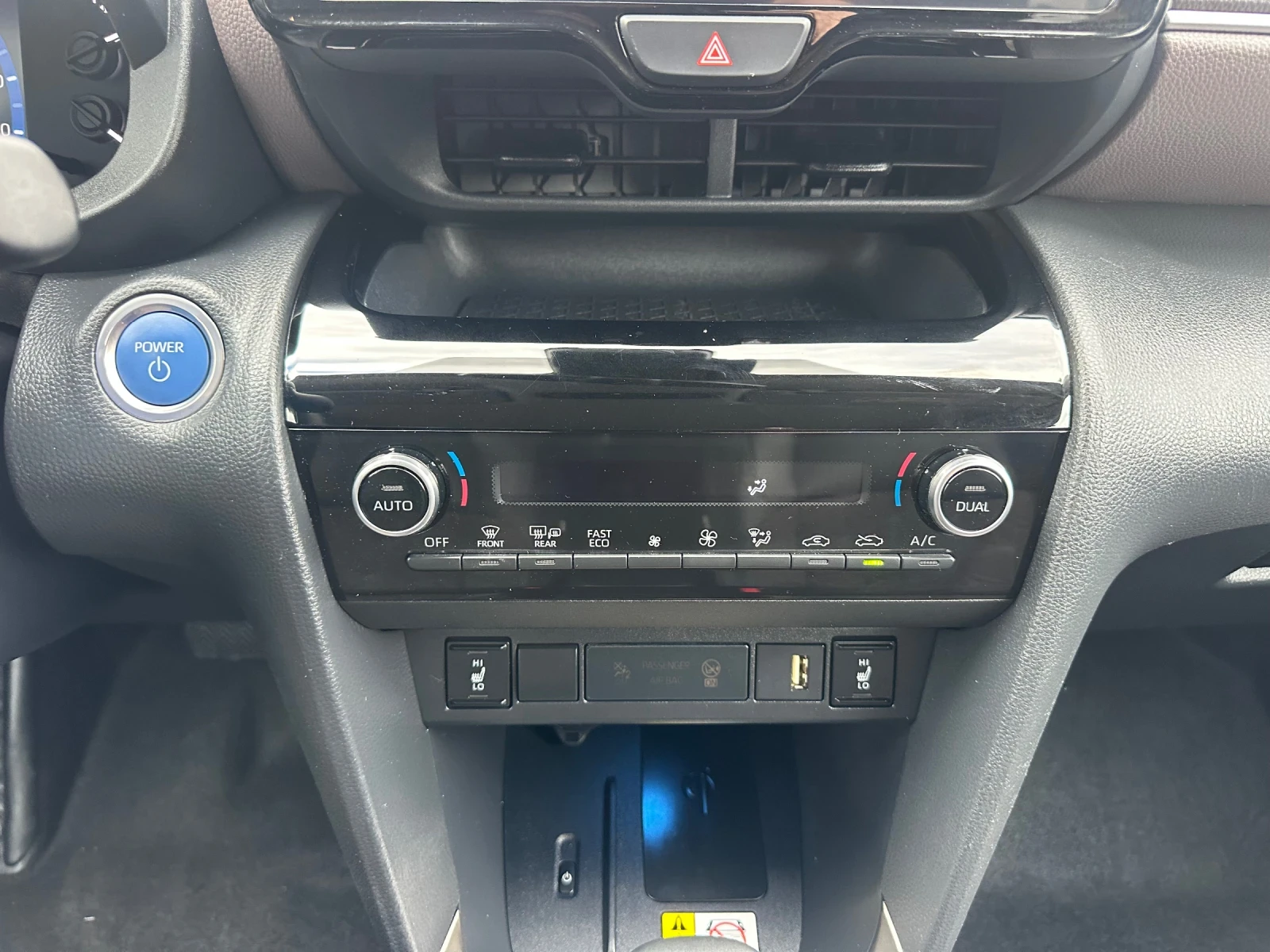 Toyota Yaris Cross Chic, снимка 12 - Автомобили и джипове - 56314917