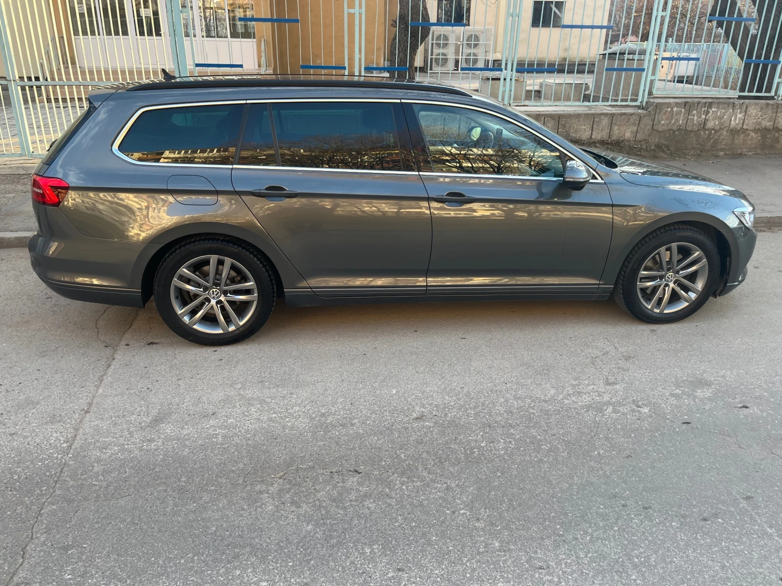 VW Passat, снимка 4 - Автомобили и джипове - 56375422