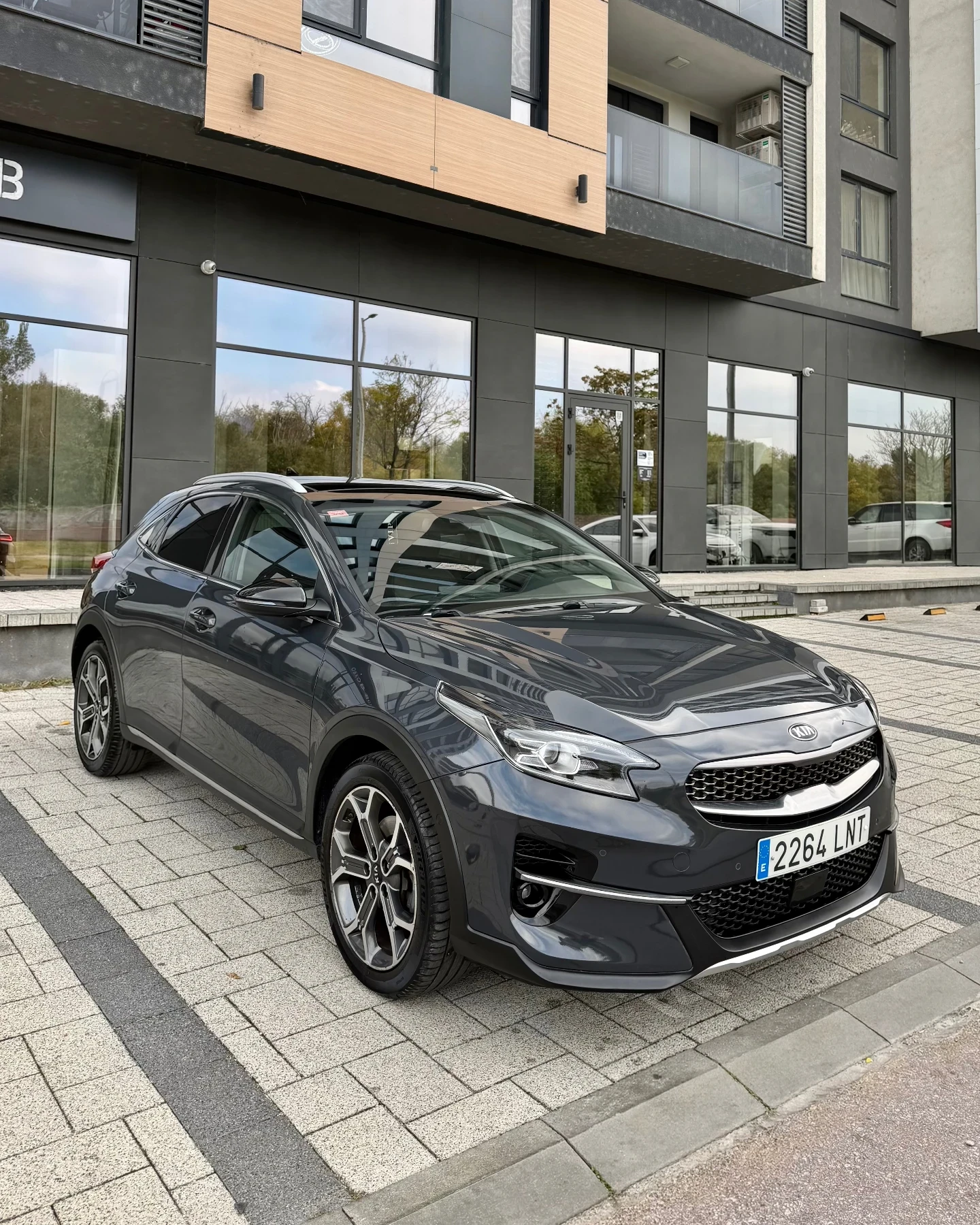 Kia XCeed Full Emotion , снимка 3 - Автомобили и джипове - 56650558