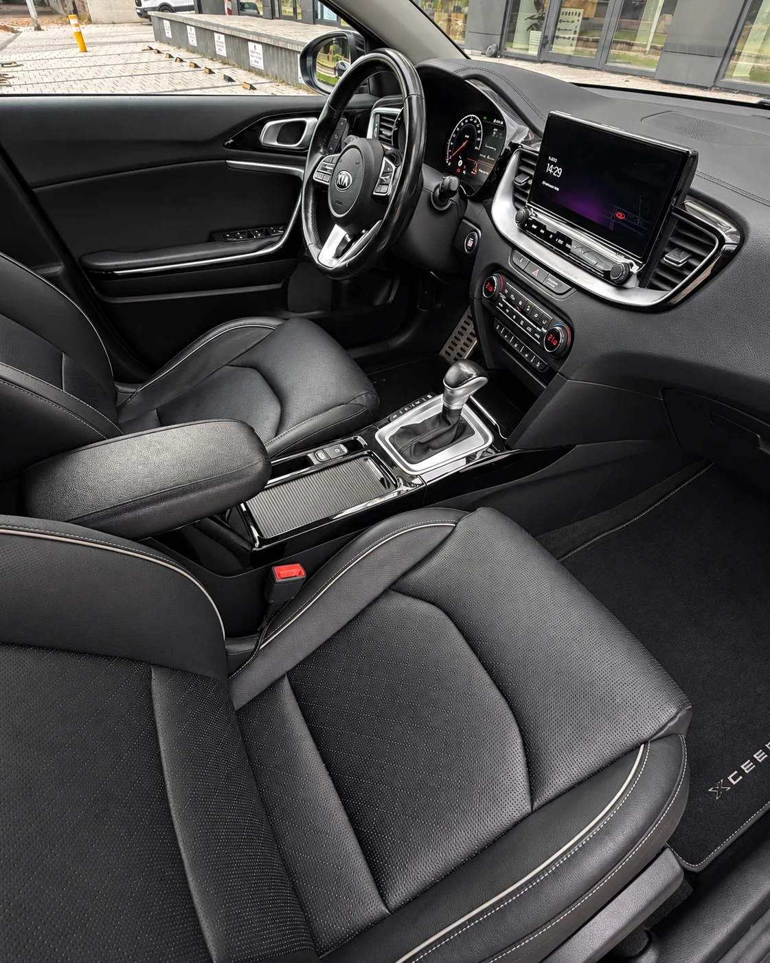 Kia XCeed Full Emotion , снимка 11 - Автомобили и джипове - 56650558
