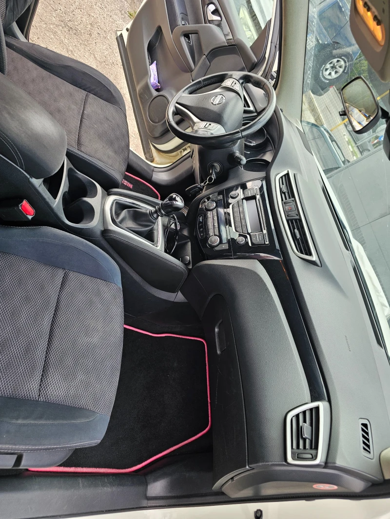 Nissan Qashqai 1.5 dci, снимка 9 - Автомобили и джипове - 51775451