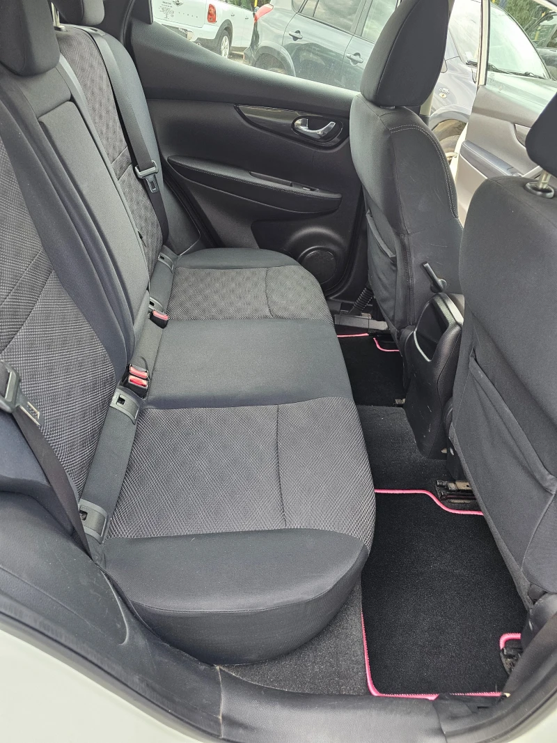Nissan Qashqai 1.5 dci, снимка 12 - Автомобили и джипове - 51775451