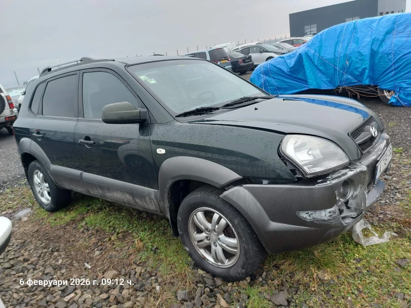 Hyundai Tucson 2.0 CRDI - Автоматик - След Удар, снимка 3 - Автомобили и джипове - 53413660