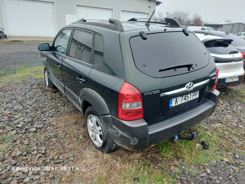 Hyundai Tucson 2.0 CRDI - Автоматик - След Удар, снимка 5 - Автомобили и джипове - 53413660