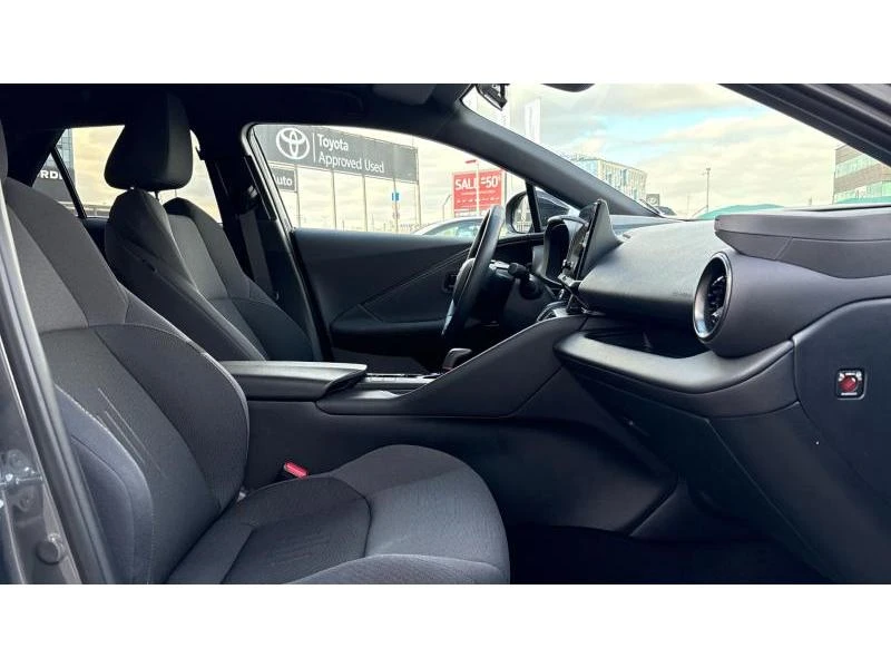 Toyota C-HR 1.8 HEV E-CVT CLUB FWD, снимка 6 - Автомобили и джипове - 53209847