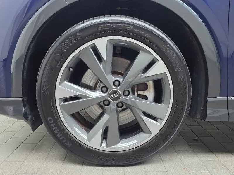 Audi Q4 E-Tron (F4) 40 Premium, снимка 4 - Автомобили и джипове - 56517082