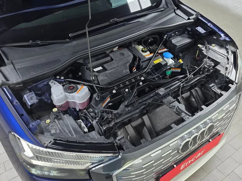 Audi Q4 E-Tron (F4) 40 Premium, снимка 5 - Автомобили и джипове - 56517082