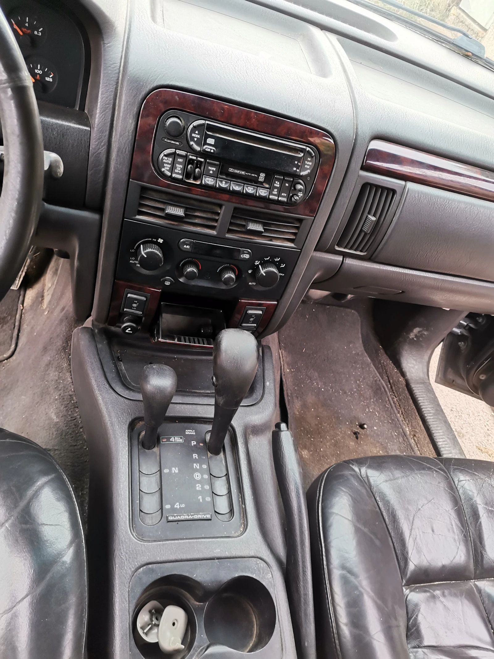 Jeep Grand cherokee 3.1D, снимка 14 - Автомобили и джипове - 51627680