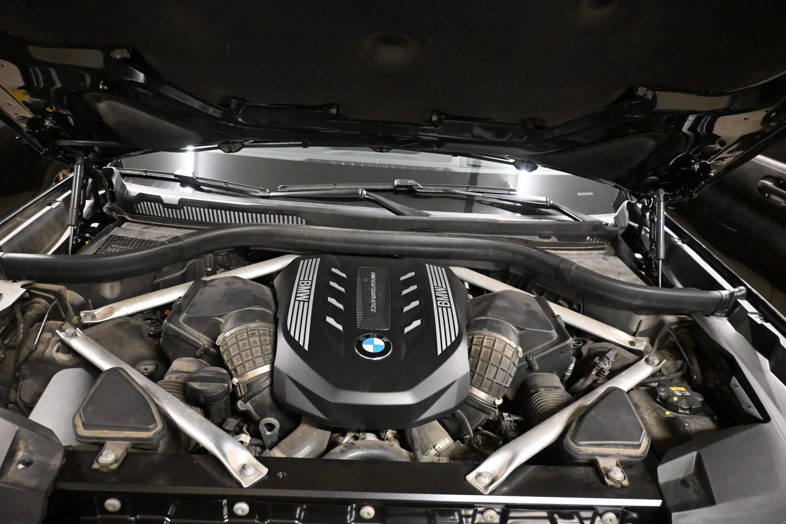 BMW X7 M50i//Headap//Tv//pano//softclose //full, снимка 17 - Автомобили и джипове - 52546504