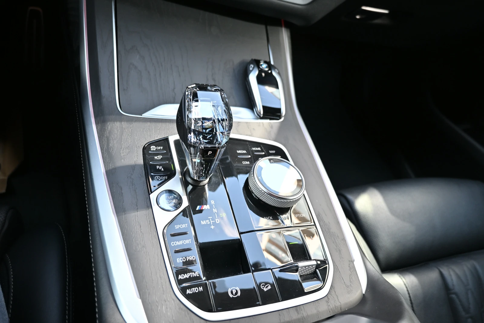 BMW X7 M50i//Headap//Tv//pano//softclose //full, снимка 13 - Автомобили и джипове - 52546504