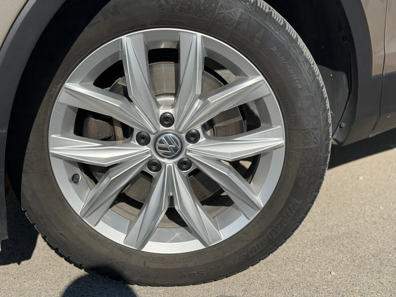 VW Tiguan, снимка 13 - Автомобили и джипове - 53605244