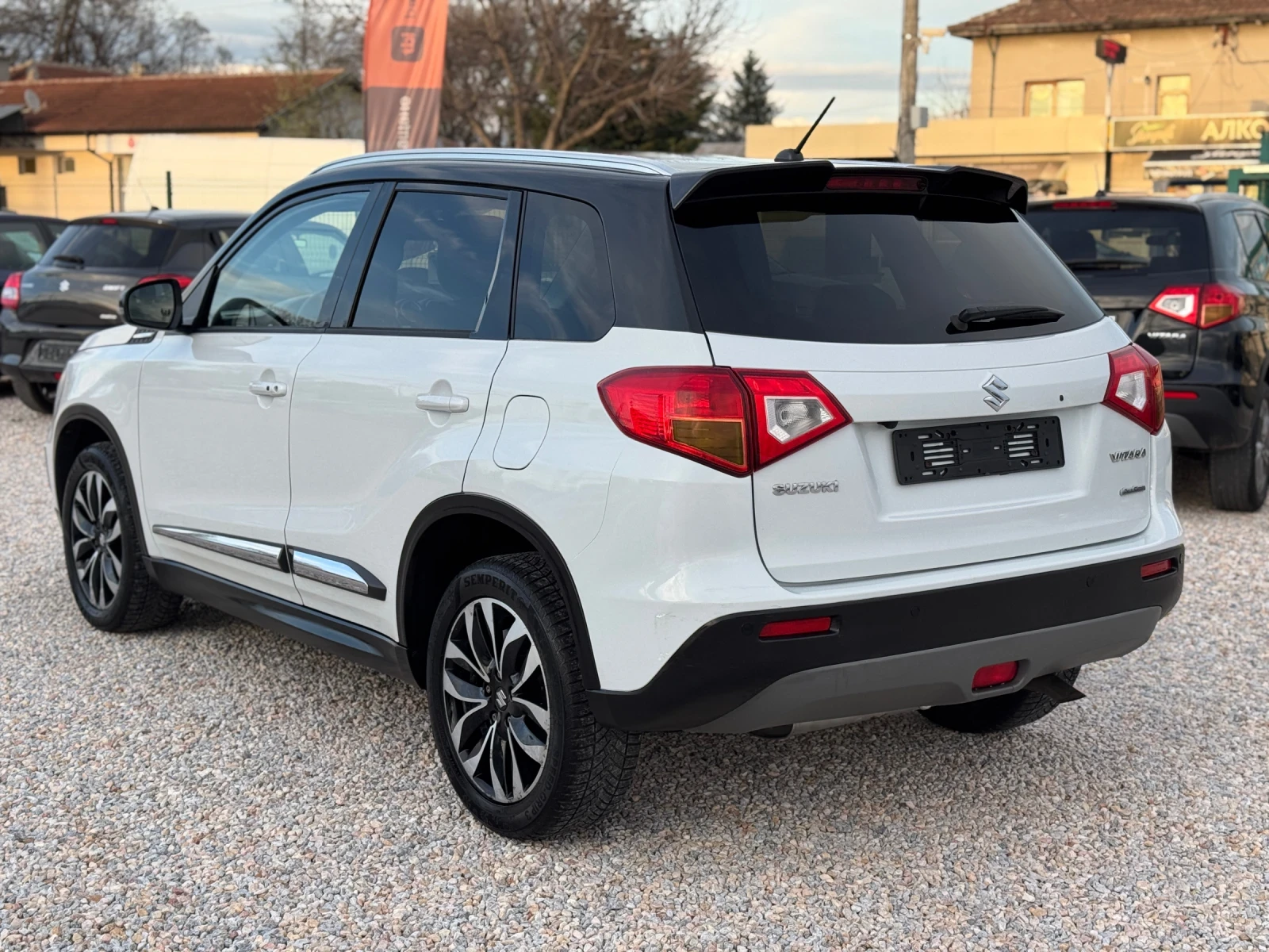 Suzuki Vitara GLX* 4X4* ALL GRIP* CAMERA* NAVI* , снимка 3 - Автомобили и джипове - 54083464