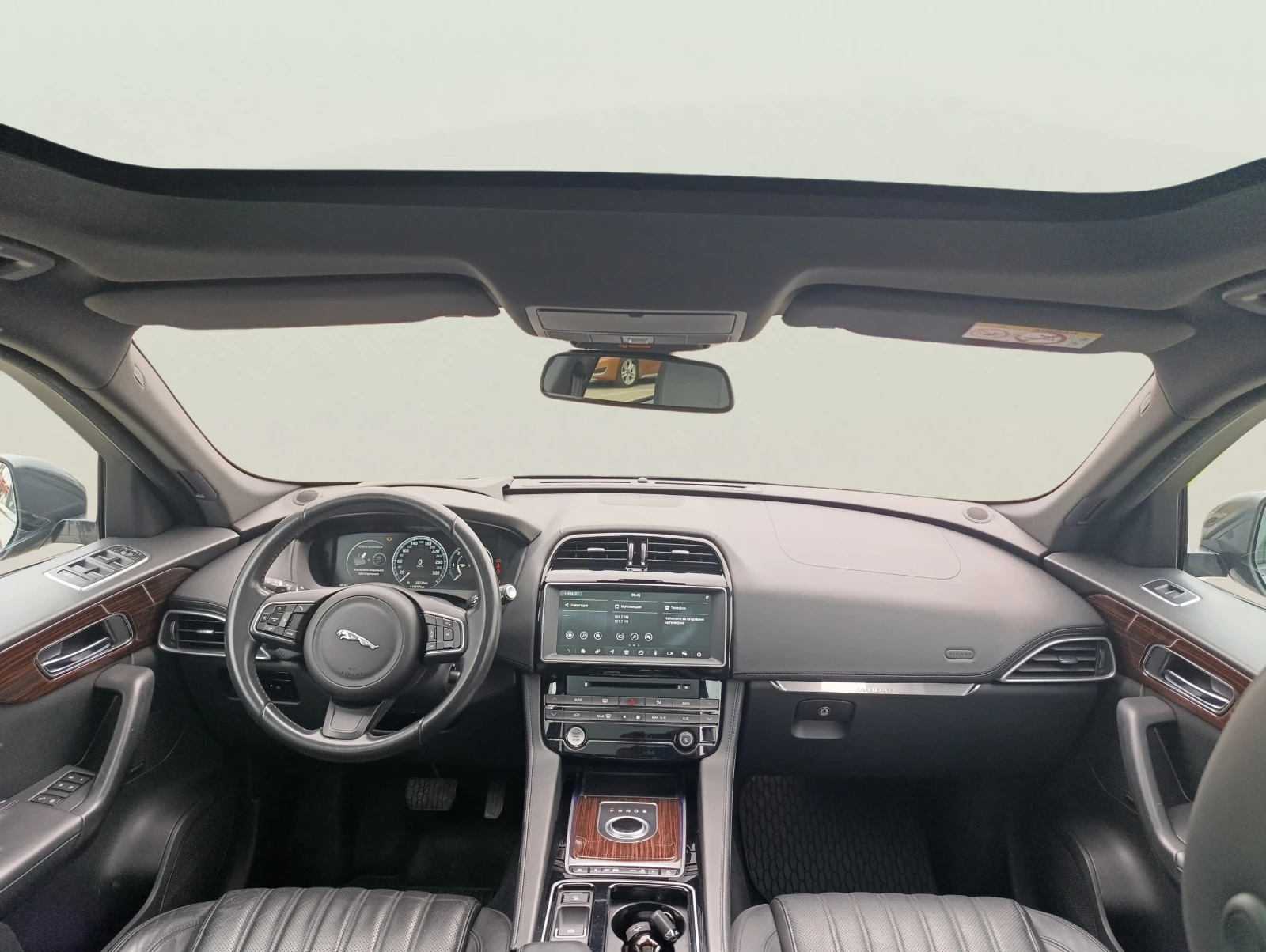 Jaguar F-PACE 2.0, снимка 11 - Автомобили и джипове - 54231594