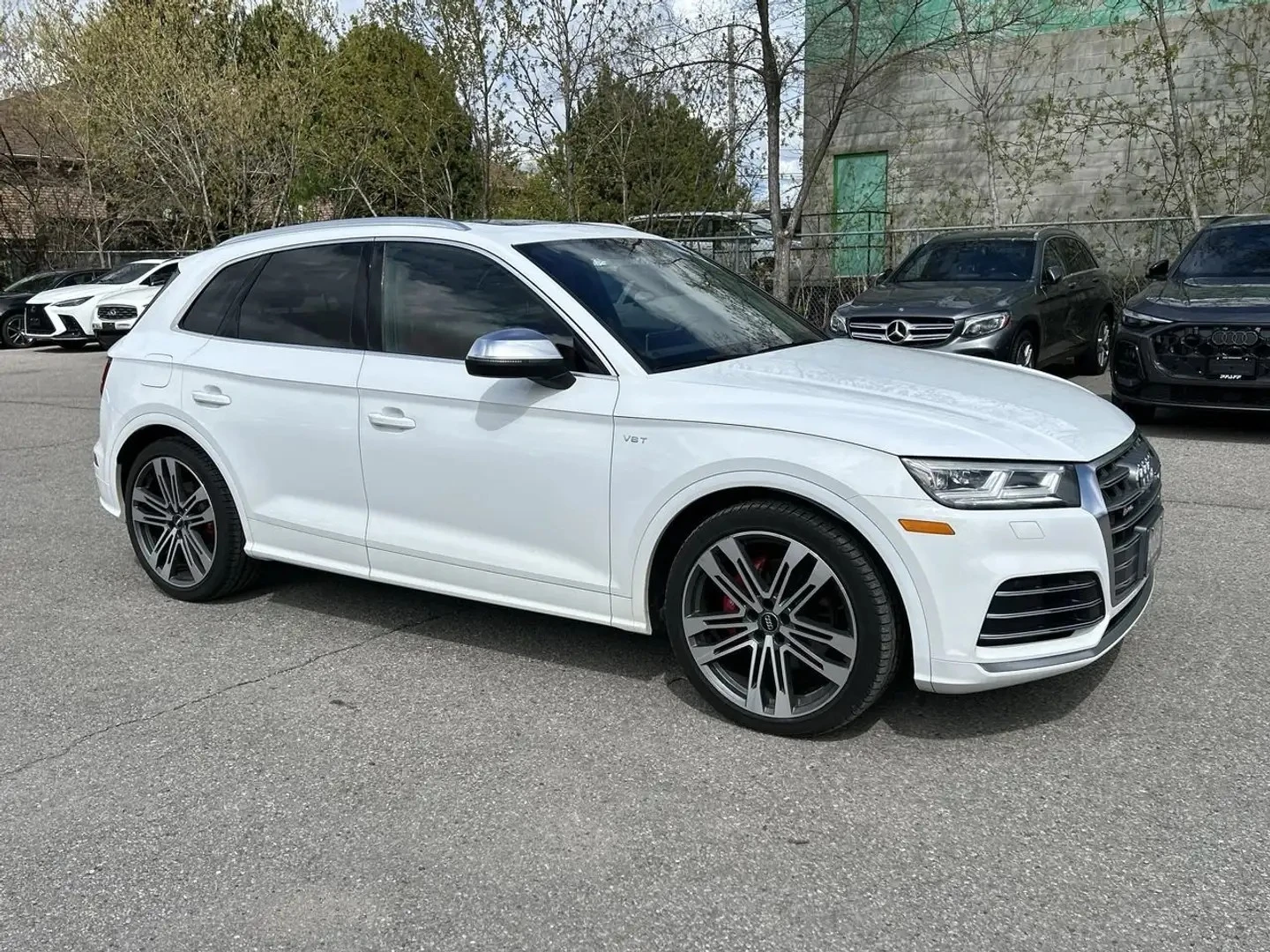 Audi SQ5 TECHNIK / QUATTRO / ДИГ.ТАБЛО / ПОДГРЕВИ, снимка 16 - Автомобили и джипове - 54425445
