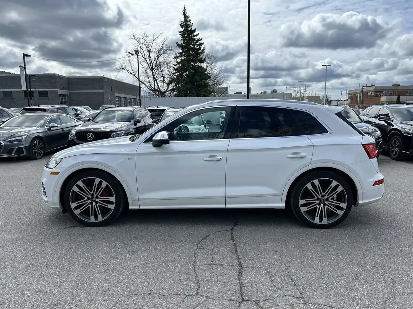 Audi SQ5 TECHNIK / QUATTRO / ДИГ.ТАБЛО / ПОДГРЕВИ, снимка 7 - Автомобили и джипове - 54425445