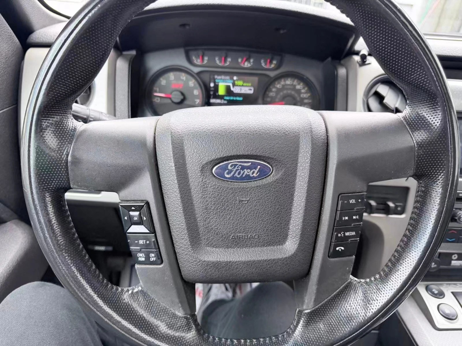 Ford Raptor 6.2* SVT* БЕЗ* ИНЦИДЕНТИ* , снимка 10 - Автомобили и джипове - 54445449