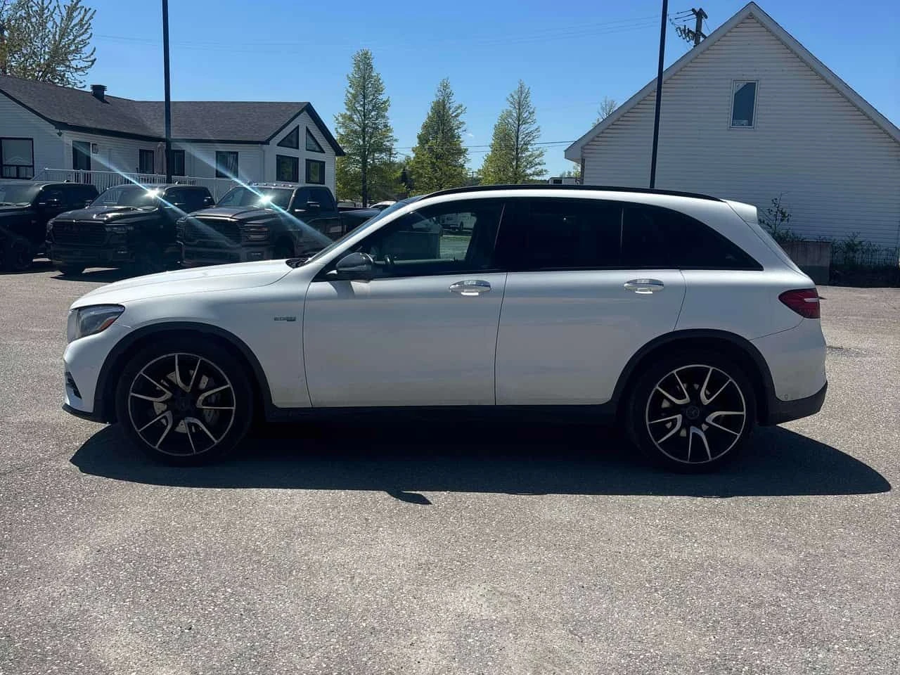 Mercedes-Benz GLC 43 AMG 4MATIC * BURMASTER* 360 КАМЕРА* ПАНОРАМА* , снимка 3 - Автомобили и джипове - 54680655