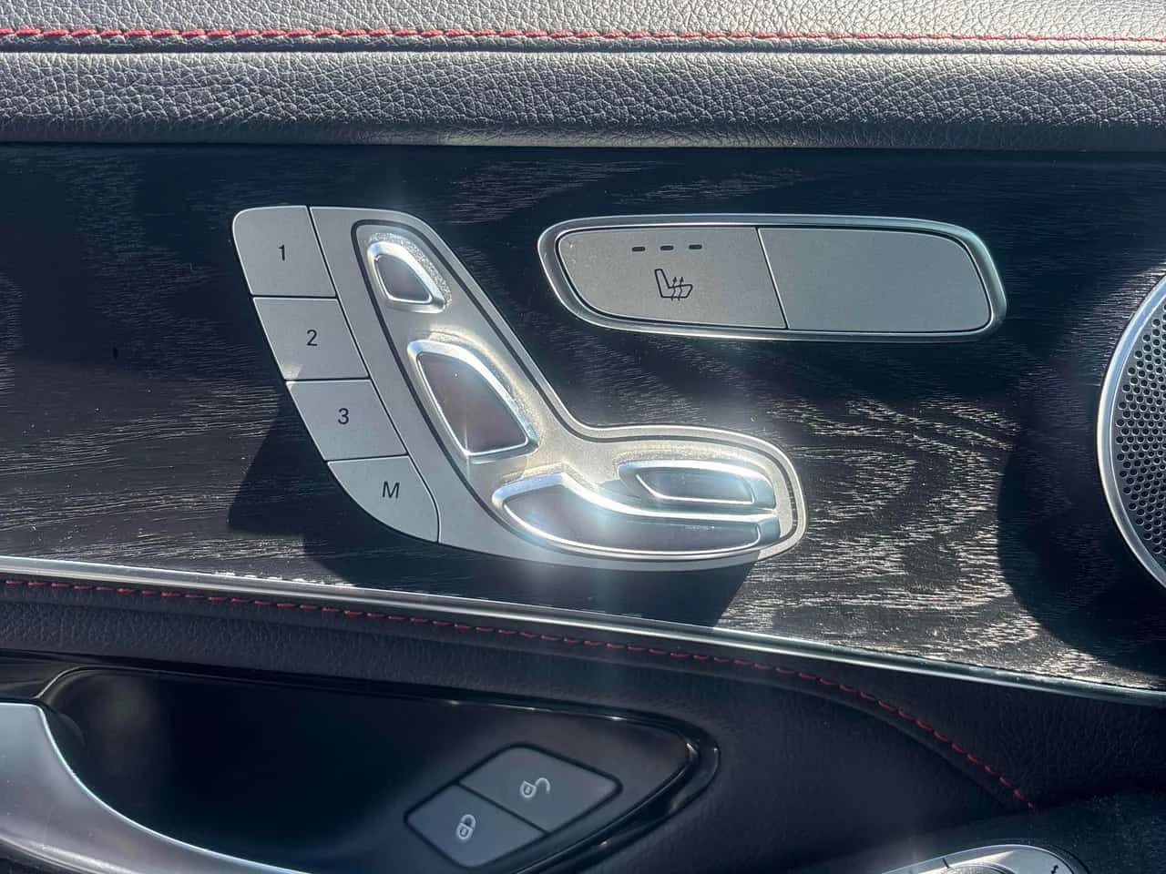 Mercedes-Benz GLC 43 AMG 4MATIC * BURMASTER* 360 КАМЕРА* ПАНОРАМА* , снимка 10 - Автомобили и джипове - 54680655