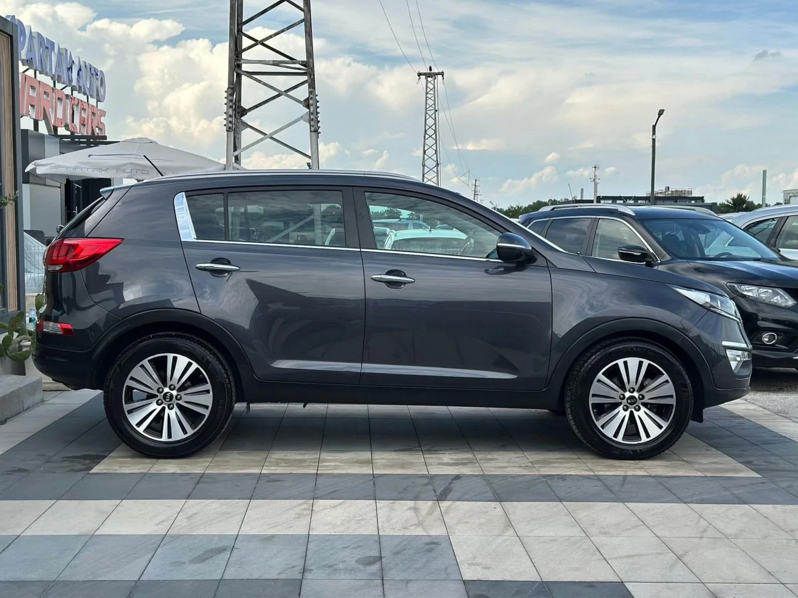Kia Sportage, снимка 5 - Автомобили и джипове - 55018267