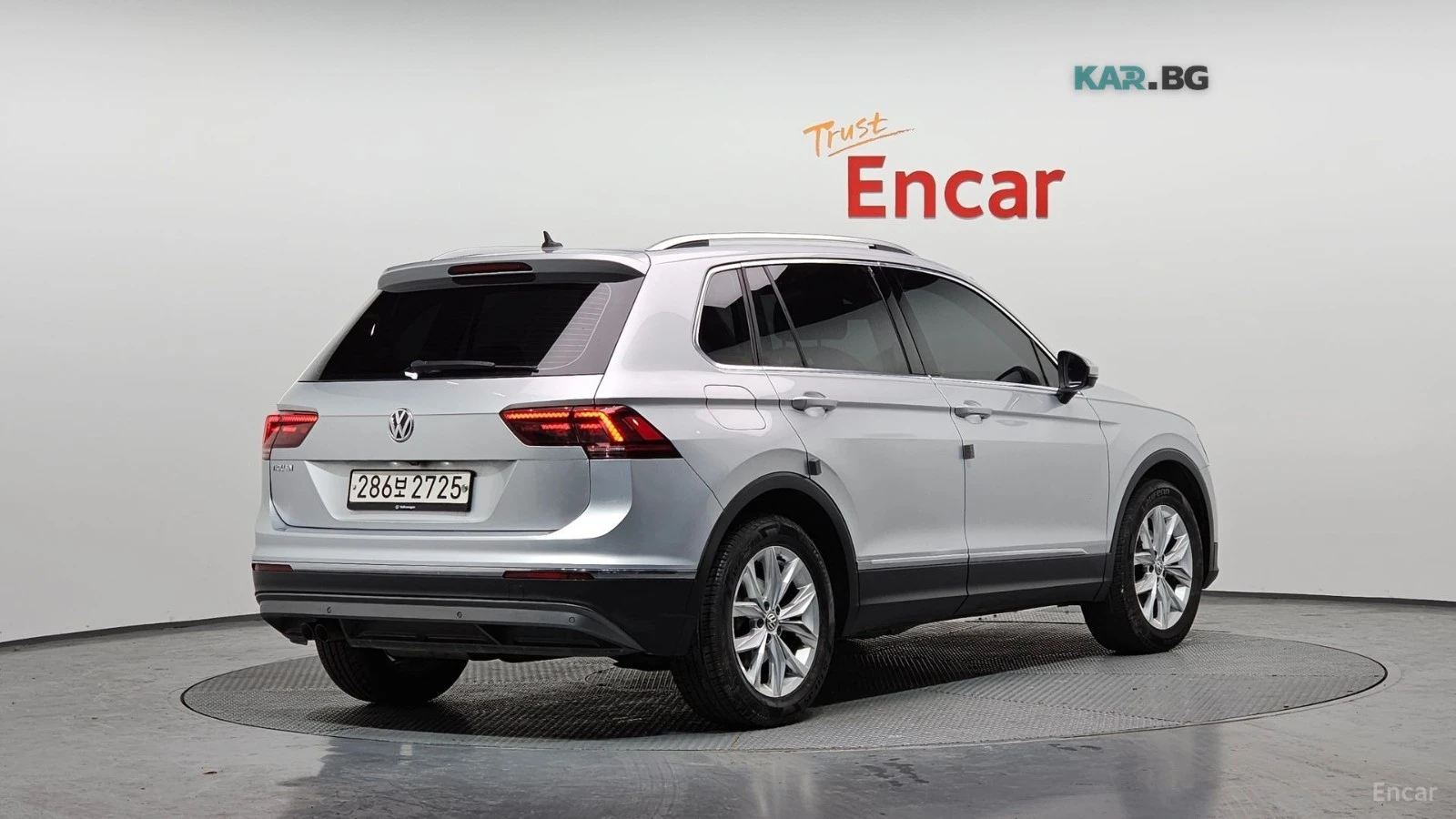 VW Tiguan * KEYLESS* Camera* ПОДГРЕВ* , снимка 2 - Автомобили и джипове - 55087275