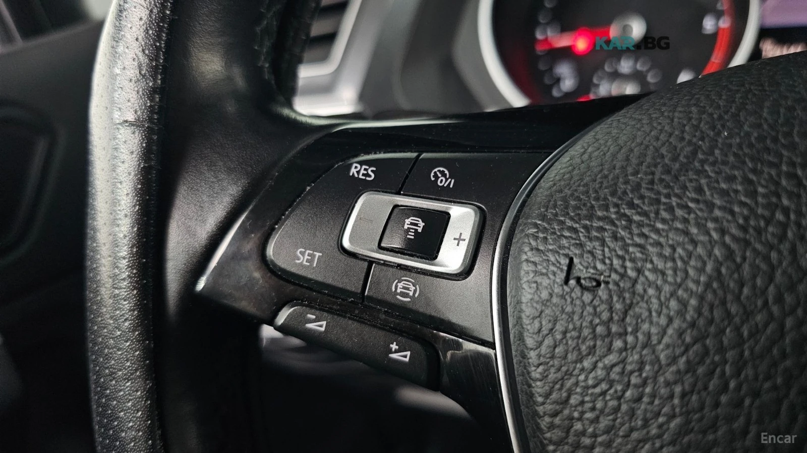 VW Tiguan * KEYLESS* Camera* ПОДГРЕВ* , снимка 16 - Автомобили и джипове - 55087275
