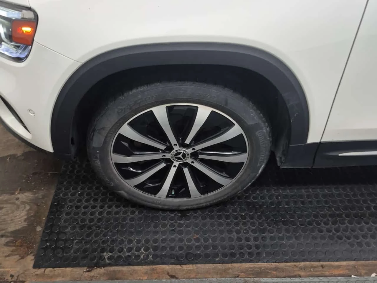 Mercedes-Benz GLB * 250 * CARFAX * BLIND SPOT * DRIVER ASSIST PKG *  | Mobile.bg � ����������� 17